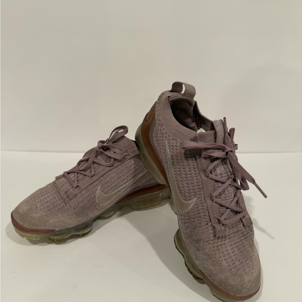 Nike Women's Mauve Sneakers